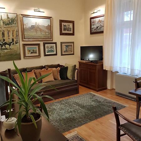 Classic Style Apartment Beograd Eksteriør billede