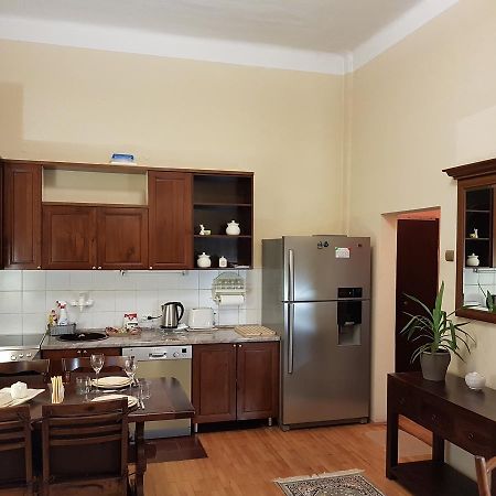 Classic Style Apartment Beograd Eksteriør billede